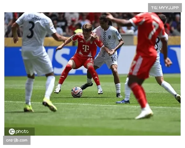 拜仁慕尼黑小将替补登场 完成德甲首秀 拜仁慕尼黑小将替补登场 完成德甲首秀